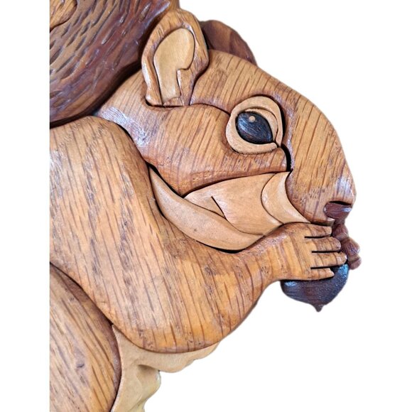 Intarsia Wooden Squirrel With Acorn Wall Hanging Signed - Picture 2 of 8